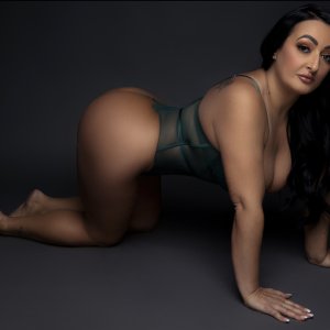 Exotic busty bombshell