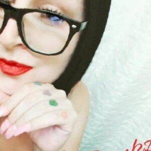Sexy Thick White Girl 100% Real Pics!!