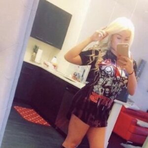 Blonde Bombshell, Open-minded & fun! Upscale In & I Travel Everywhere