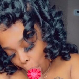 BIG BOOTY SUPERSTAR ARRIVING tues 6pm til 6am weds FACESITTING QUEEN!