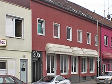Red House 30B