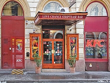 Hallo, Love Chance Striptease Bar