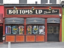 Bottoms Up Showbar 