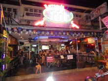 Barracuda Bar and Guesthouse