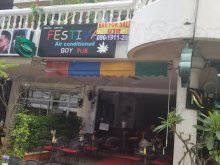 Festival Boy Pub