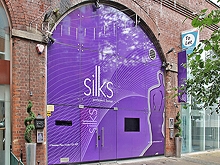 Silks Gentlemenâ€™s Lounge 