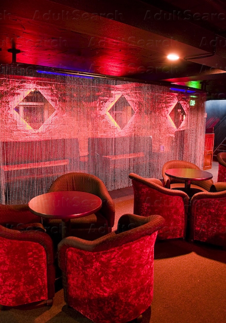 Swinger boulder co club Fairways at the Stable, Indoor Golf and Shooting Ranges with Lounge area
