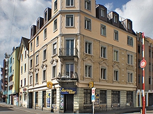 Sarina Bar