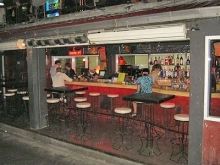 French Kiss Bar