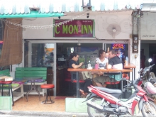 C MON INN Beer Bar