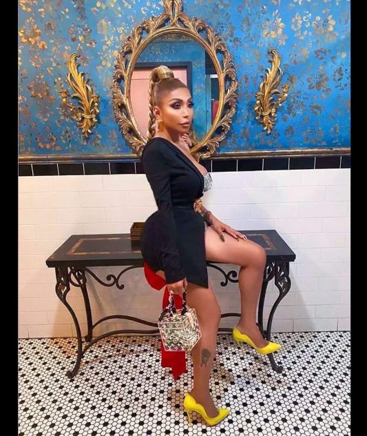 TS BELLA SHOW CAM AVAILABLE  