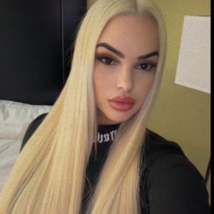 Nueva y Apretadita (954) 471-3894 LLamame