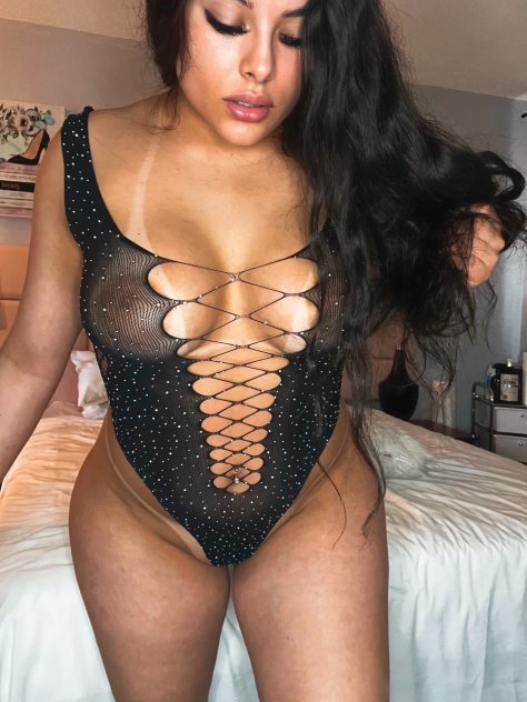 Karolina outcalls Escorts Long Island