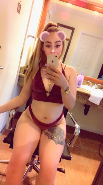 Mia  