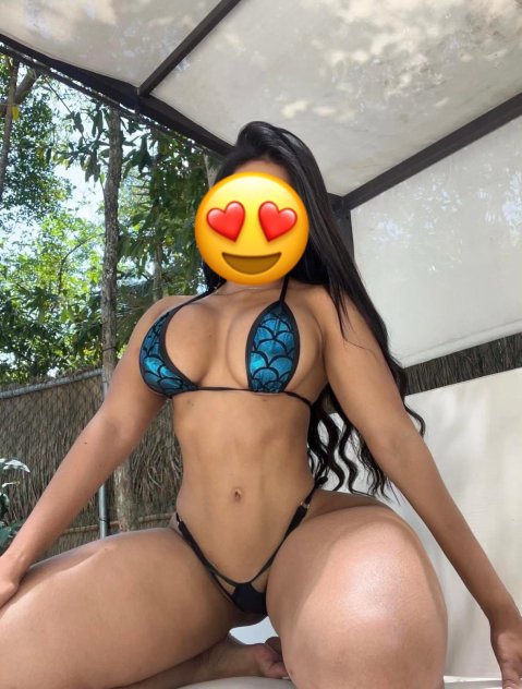 Melany muy caliente y compla  