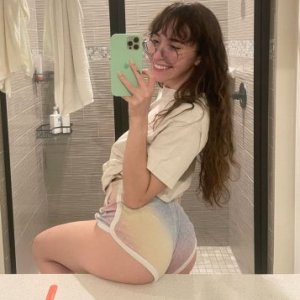 I love nerdy shy guys