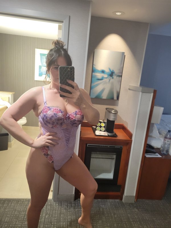 Amara in BURLINGTON  Escorts Boston