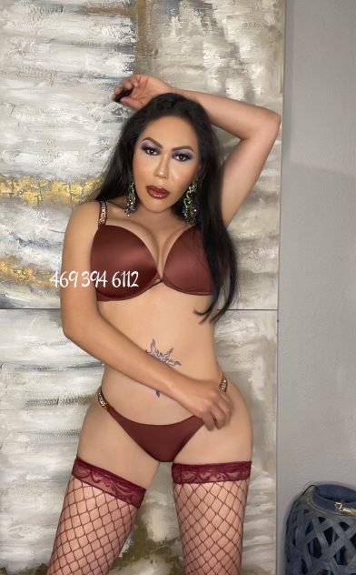 Sexy curvy TRANS TS available   