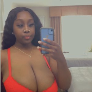 Hey it’s Nikki ! Let’s BOOK and have a great time  🥵 Exotic Ebony 💕