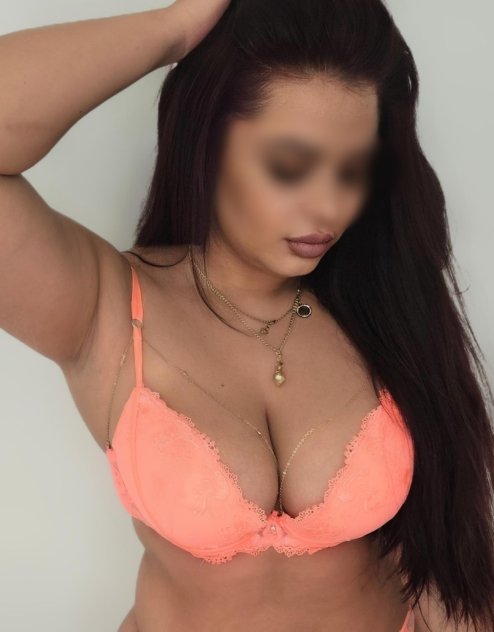 Liana  Escorts Queens