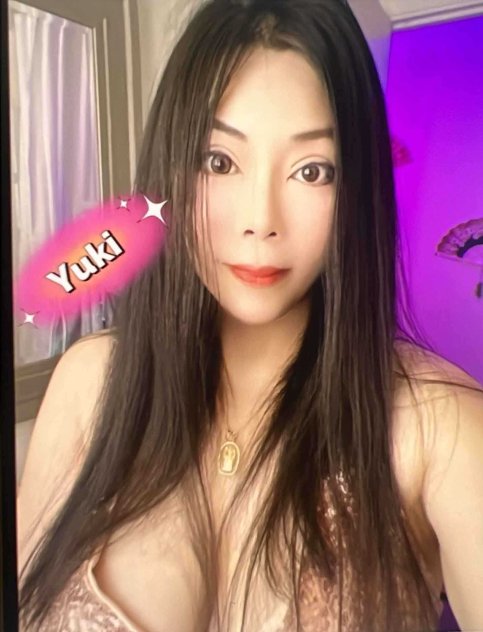 3 Asian girls line-up ❤️💜💙💛  