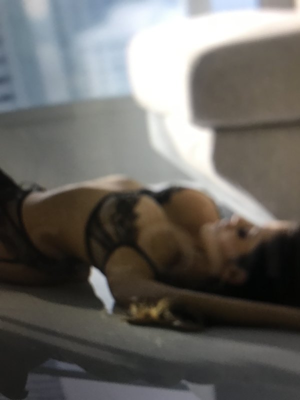 OPEN 24H Sultry Upscale LATINA female-escorts 