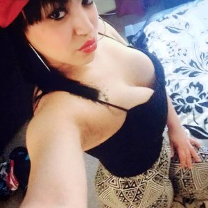 😛I am Colombian😋and I only accept cash, you can write to me, I am av