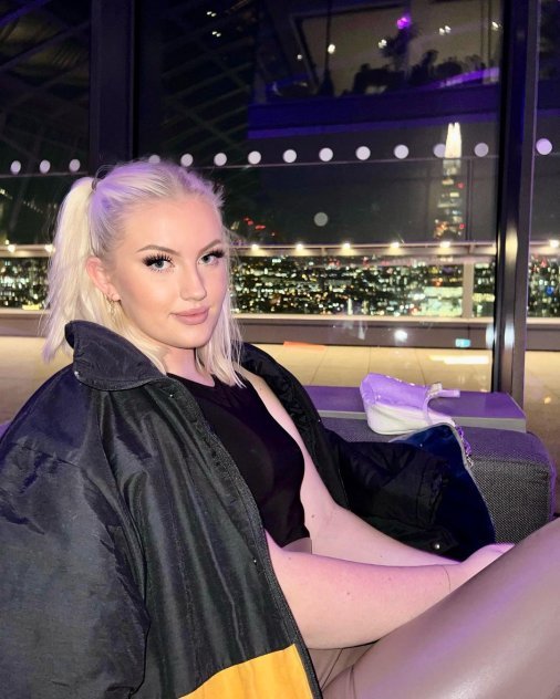 Busty Holly  