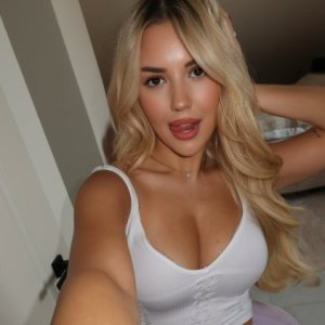 🦋Girl Next Door Blonde💦💙