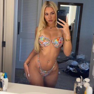 🦋Girl Next Door Blonde💦💙