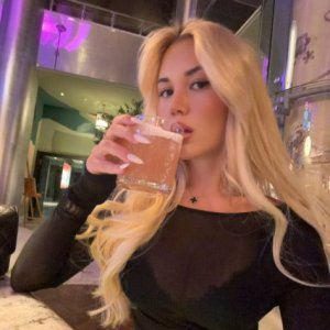 🦋Girl Next Door Blonde💦💙