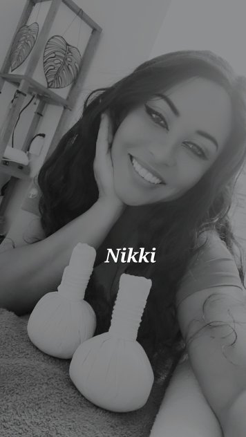 Nikki body-rubs 