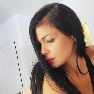 Sexiest Colombiana Milf you will ever taste