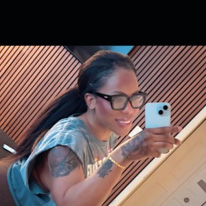 Back in Town | Caramel Skin & Satin Pressure