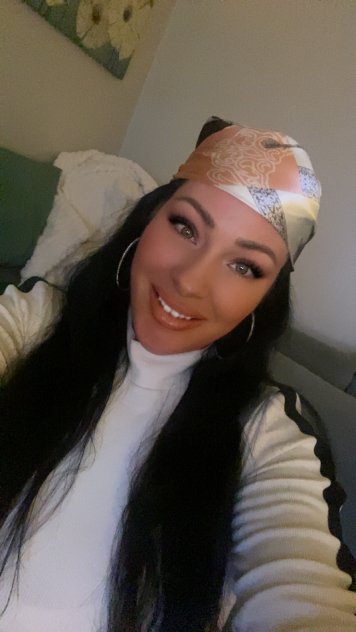 Carla❣️ Let’s melt away the frost with some warm, soothing strokes ☺️