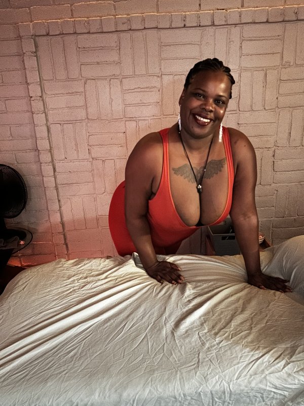 Tantric Massage in a Sensual setting with Royal