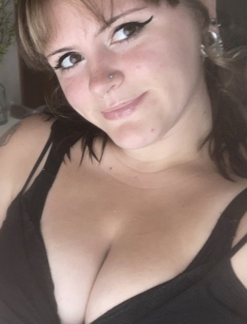 I’m available for hook up both Incall and outcall if do massage sex 