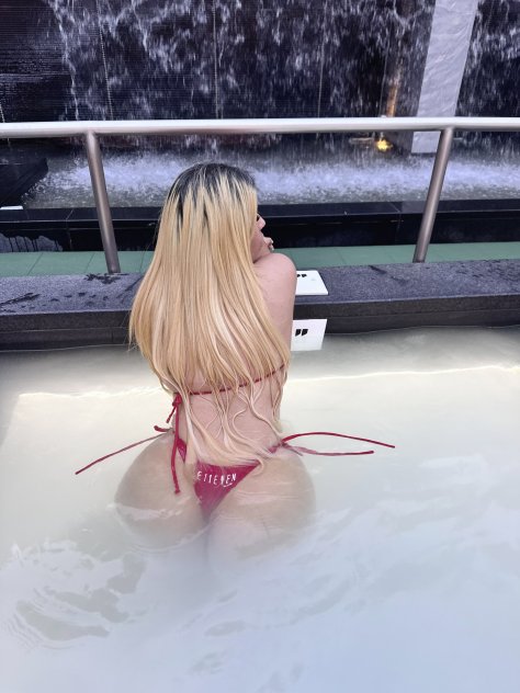 Kylie Escorts Naples