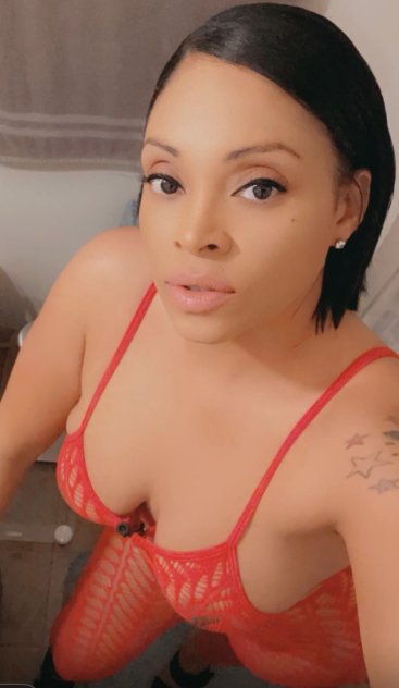 Pleasurable party girl  