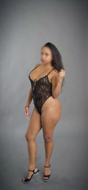 PENELOPE in town  female-escorts 