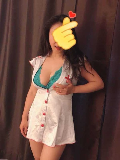 Horny Asian Housewives female-escorts 