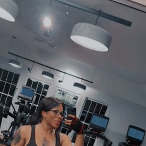 I’m Back in Town | Caramel Skin & Satin Pressure