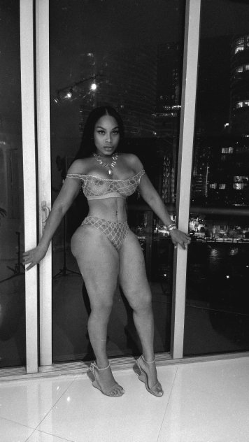 peach  Escorts Miami