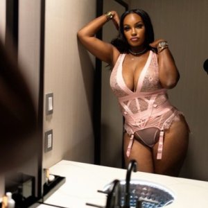 Curvy Island Beauty Soothing & Addictive Body Rubs (Come & Relax)