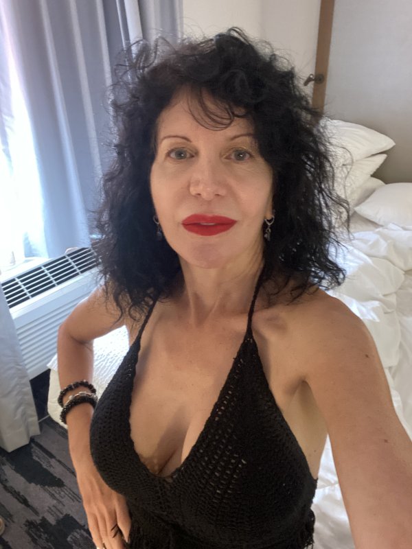 Danielle Dior Italian French  Escorts Brooklyn