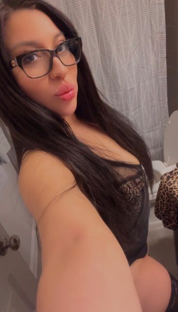 OPEN ALL WEEK 🥰🫶🏼🔗✨ 713-701-2393