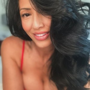 Bored, sexy housewife! spicy Latina, have a taste🥵