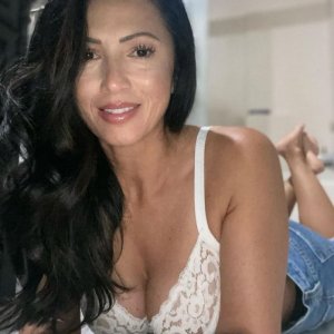 Bored, sexy housewife! spicy Latina, have a taste🥵