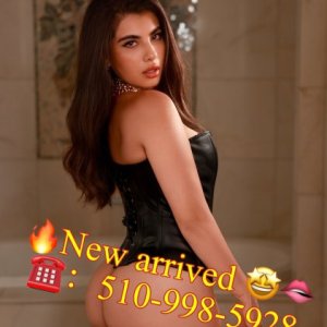 sexy boobs &ass🩷Juicy pussies girls to choose🩷walk in choose girls