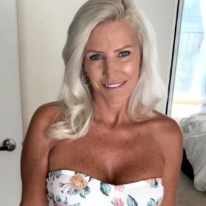  *Mature Blonde Cougar*